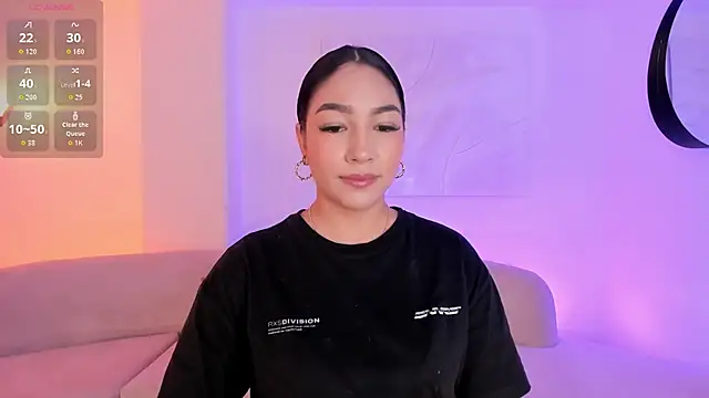 Snapshot of RossieRhoades chatting on October 9, 2025, 7:56 pm RossieRhoades online show from October 9, 2025, 7:56 pm