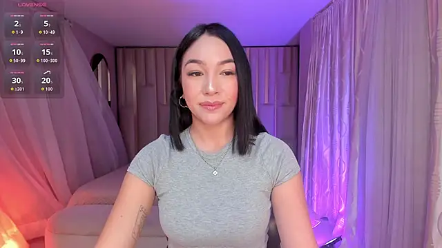 Snapshot of RossieRhoades chatting on October 12, 2025, 5:56 pm RossieRhoades online show from October 12, 2025, 5:56 pm