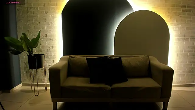 Snapshot of RossieRhoades chatting on October 20, 2025, 7:25 pm RossieRhoades online show from October 20, 2025, 7:25 pm