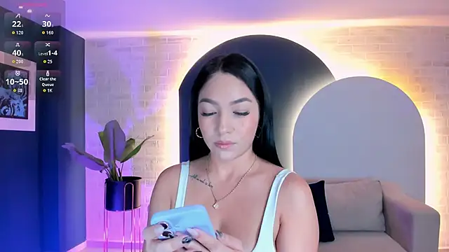 Snapshot of RossieRhoades chatting on October 21, 2025, 7:58 pm RossieRhoades online show from October 21, 2025, 7:58 pm