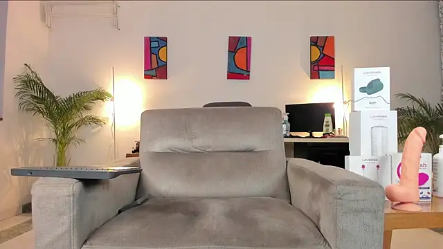 Snapshot of TatoKat chatting on December 14, 2024, 2:56 am TatoKat online show from December 14, 2024, 2:56 am