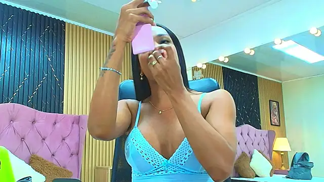 BARBIE BROWNN online show from June 12, 2026, 1:54 pm