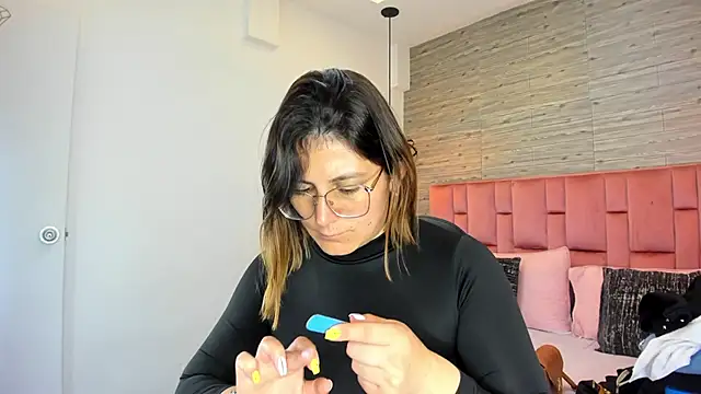 Snapshot of SarahDeyvis chatting on September 19, 2025, 2:51 pm SarahDeyvis online show from September 19, 2025, 2:51 pm