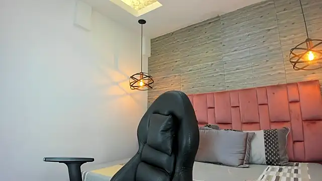 Snapshot of SarahDeyvis chatting on October 15, 2025, 1:44 pm SarahDeyvis online show from October 15, 2025, 1:44 pm