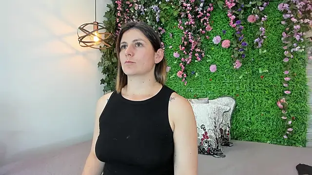 SarahDeyvis online show from March 10, 2026, 4:12 pm