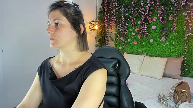 SarahDeyvis online show from March 26, 2026, 3:34 am