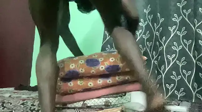 Snapshot of Indian-Drag-Queen chatting on January 24, 2025, 1:14 pm Indian-Drag-Queen online show from January 24, 2025, 1:14 pm