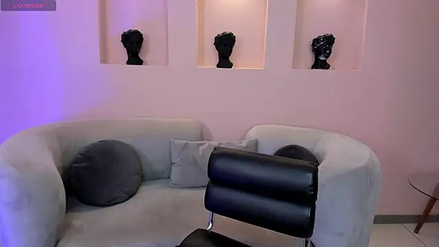 EveBensonX online show from January 15, 2025, 8:26 pm