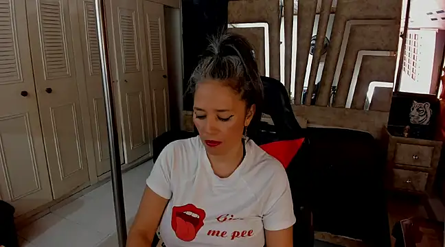 cute sassy online show from January 12, 2025, 5:11 pm