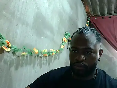 Snapshot of 2ocmaxi chatting on October 25, 2025, 7:19 pm 2ocmaxi online show from October 25, 2025, 7:19 pm