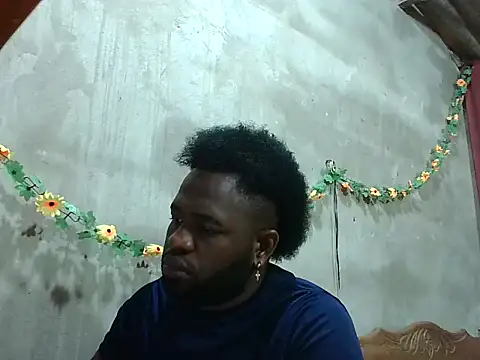 2ocmaxi online show from February 23, 2026, 7:33 pm