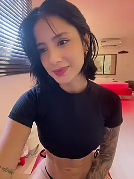 Snapshot of Ale_Lewis chatting on January 2, 2025, 8:24 pm Ale Lewis online show from January 2, 2025, 8:24 pm