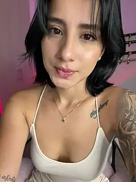 Snapshot of Ale_Lewis chatting on January 22, 2025, 11:53 pm Ale Lewis online show from January 22, 2025, 11:53 pm