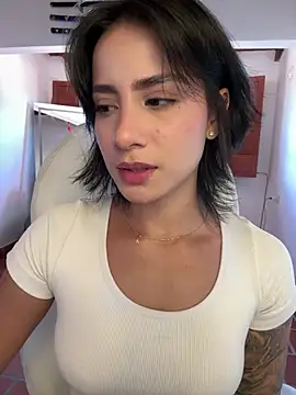 Ale Lewis online show from June 24, 2026, 7:02 pm