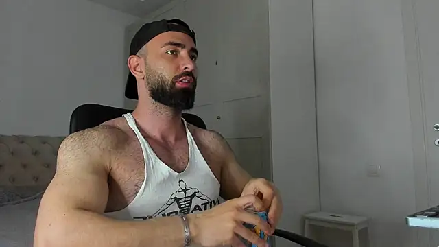 MichaelMasterss online show from May 8, 2026, 8:25 pm