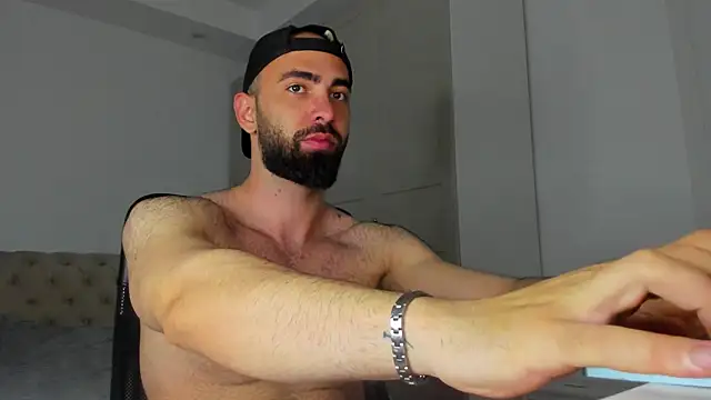 MichaelMasterss online show from May 9, 2026, 8:03 pm