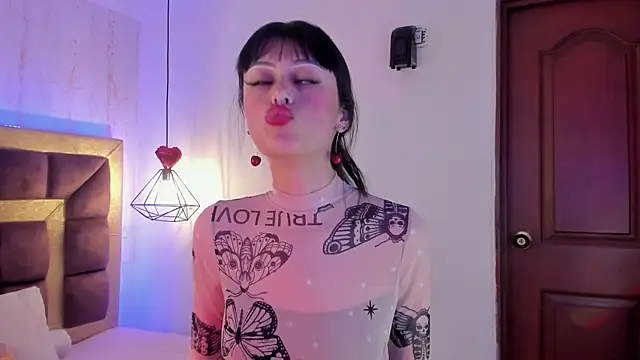  Jessy Moon  online show from December 24, 2024, 9:00 pm