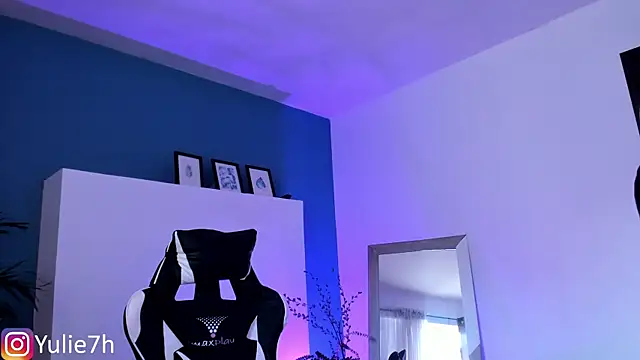  Jessy Moon  online show from September 30, 2025, 7:52 pm