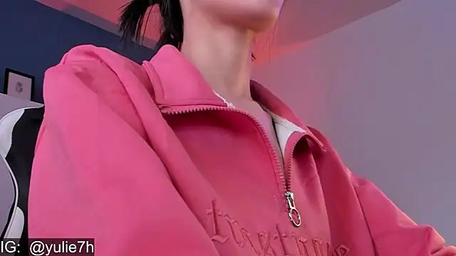  Jessy Moon  online show from November 9, 2025, 7:23 pm