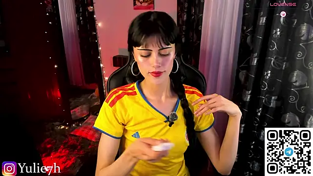  Jessy Moon  online show from June 27, 2026, 11:21 pm