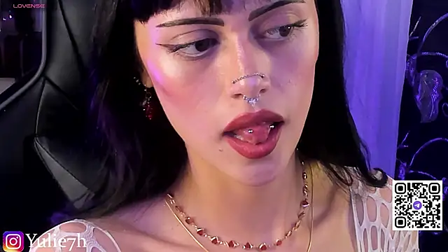  Jessy Moon  online show from July 26, 2026, 11:22 pm