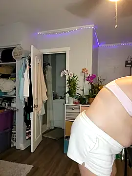 SexyNikki6969 online show from December 23, 2024, 12:46 am
