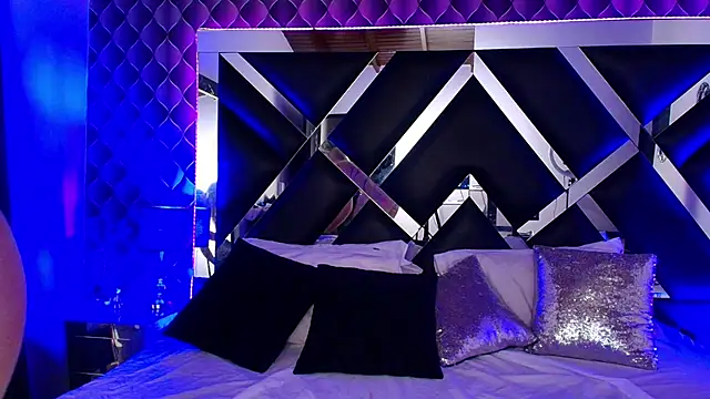 victoriaa lee  online show from October 11, 2025, 8:40 pm