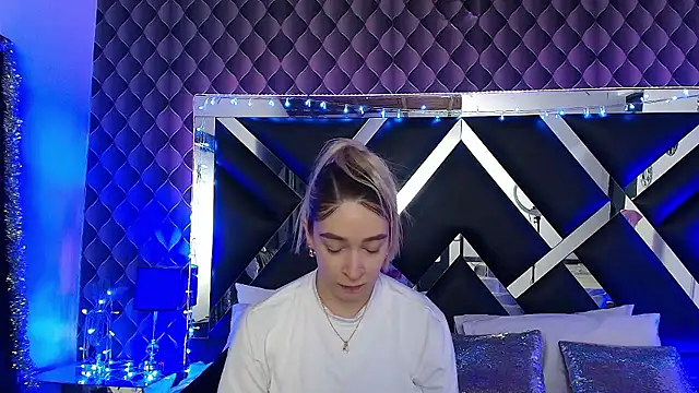 victoriaa lee  online show from January 8, 2026, 6:54 pm