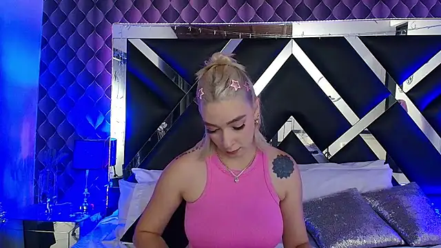 Snapshot of victoriaa_lee_ chatting on February 12, 2026, 8:37 pm victoriaa lee online show from February 12, 2026, 8:37 pm