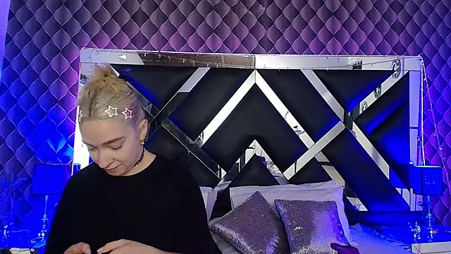 Snapshot of victoriaa_lee_ chatting on February 16, 2026, 7:10 pm victoriaa lee online show from February 16, 2026, 7:10 pm