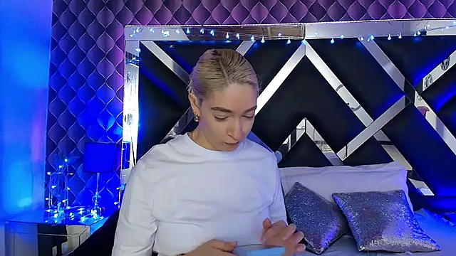 Snapshot of victoriaa_lee_ chatting on February 23, 2026, 7:22 pm victoriaa lee online show from February 23, 2026, 7:22 pm