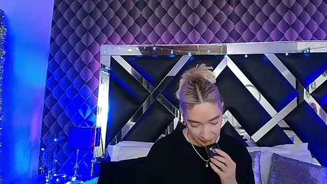 Snapshot of victoriaa_lee_ chatting on March 2, 2026, 7:43 pm victoriaa lee online show from March 2, 2026, 7:43 pm