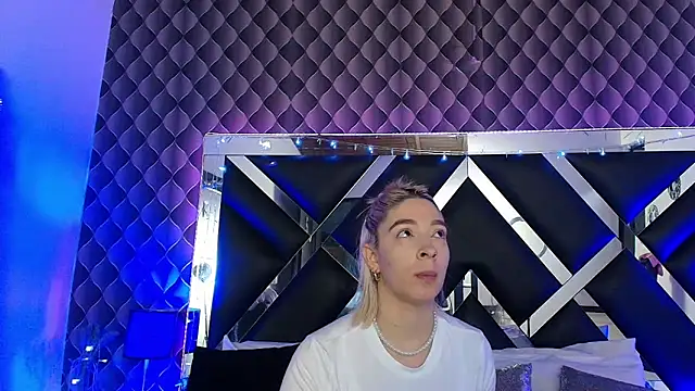 Snapshot of victoriaa_lee_ chatting on March 5, 2026, 6:59 pm victoriaa lee online show from March 5, 2026, 6:59 pm