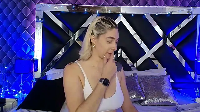 Snapshot of victoriaa_lee_ chatting on March 15, 2026, 7:20 pm victoriaa lee online show from March 15, 2026, 7:20 pm