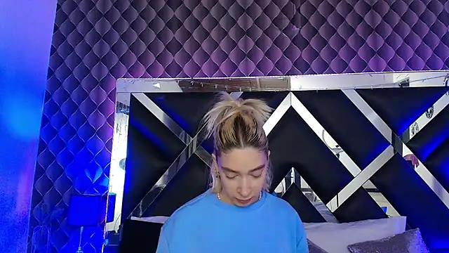 Snapshot of victoriaa_lee_ chatting on March 30, 2026, 7:37 pm victoriaa lee online show from March 30, 2026, 7:37 pm