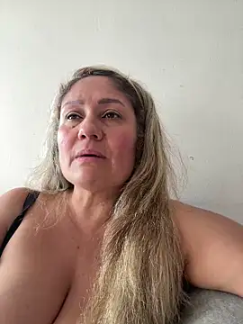 gabiTetas online show from April 25, 2026, 8:17 pm