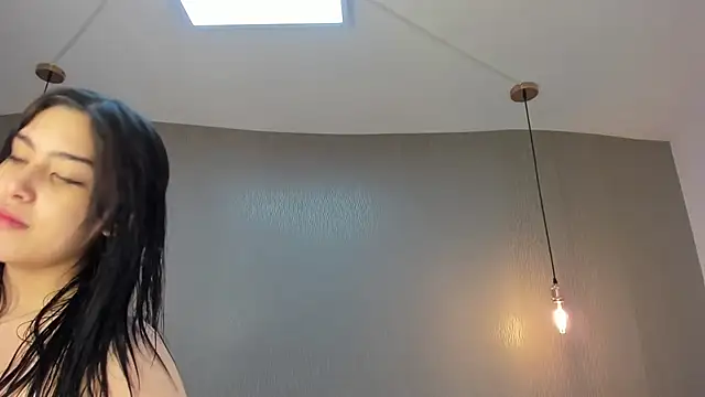 Alexa Thaylor  online show from December 24, 2024, 1:17 pm