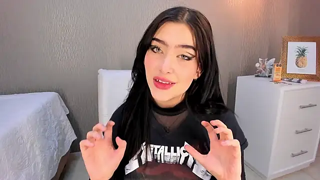 Alexa Thaylor  online show from December 25, 2024, 9:00 pm
