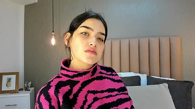 Alexa Thaylor  online show from January 6, 2025, 2:36 pm