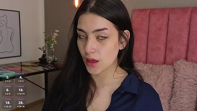 Alexa Thaylor  online show from May 4, 2026, 4:03 pm