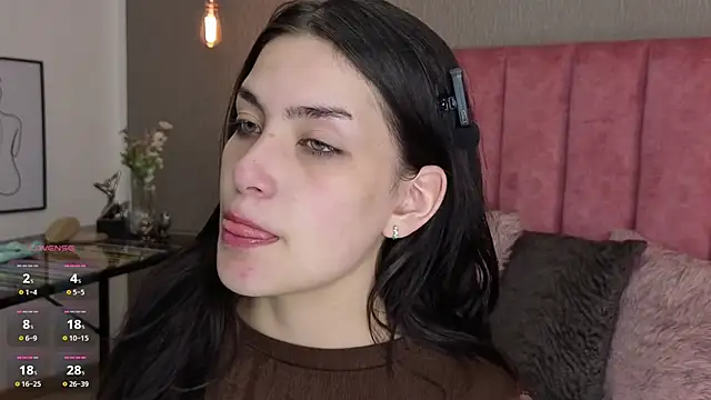 Alexa Thaylor  online show from May 5, 2026, 4:15 pm