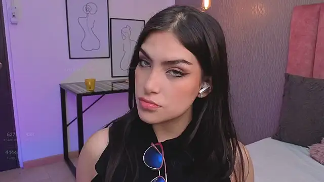 Alexa Thaylor  online show from June 15, 2026, 6:54 pm