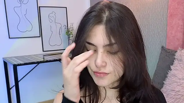 Alexa Thaylor  online show from June 20, 2026, 5:49 pm
