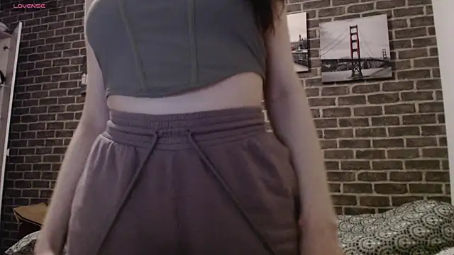  Hot Lady  online show from December 26, 2024, 6:33 pm
