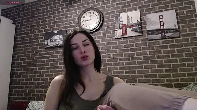  Hot Lady  online show from February 7, 2025, 6:13 pm