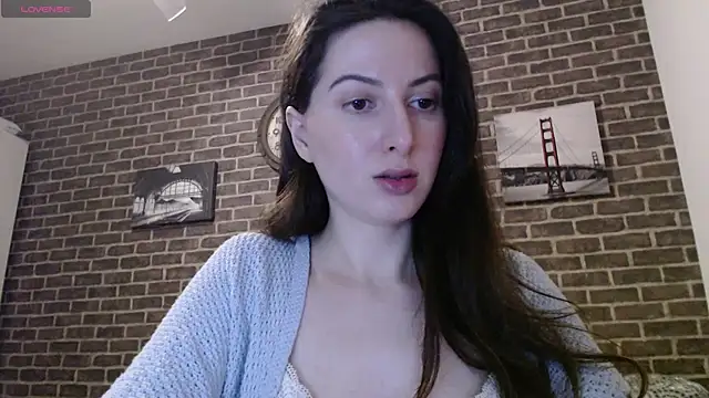  Hot Lady  online show from March 9, 2025, 7:37 pm
