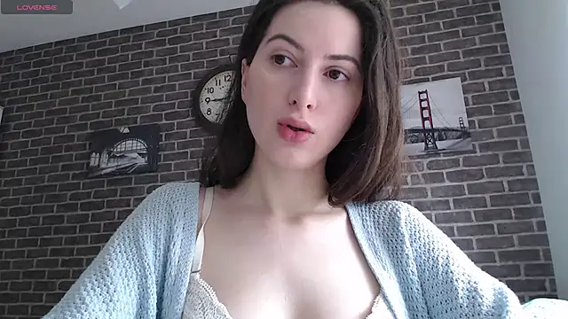  Hot Lady  online show from March 10, 2025, 12:48 pm