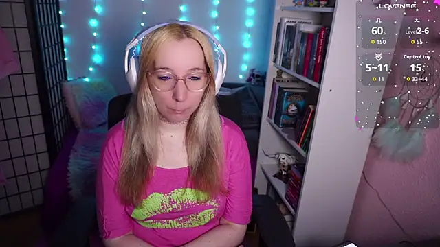 Snapshot of JustKerry chatting on October 16, 2025, 8:04 am JustKerry online show from October 16, 2025, 8:04 am