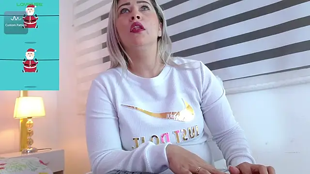 WANDAFOXX1 online show from January 15, 2025, 3:54 am