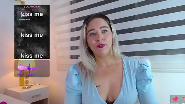 WANDAFOXX1 online show from February 1, 2025, 4:03 am